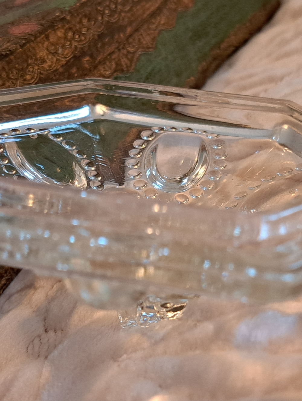 Vintage /Antique 1940's L.E. Smith Victorian Beaded Glass Hexagonal Trinket Box - Picture 7 of 10